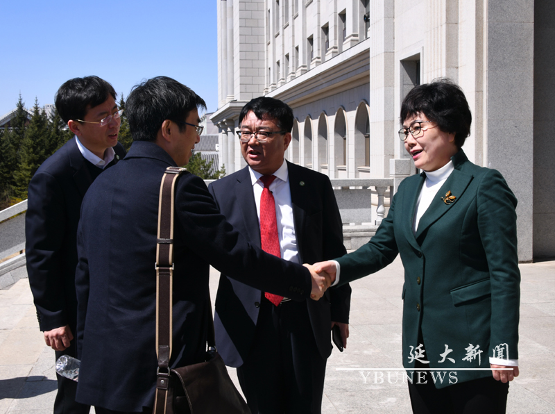 校党委书记千海兰迎接调研团一行天津大学法学院党委书记杨欢讲话校